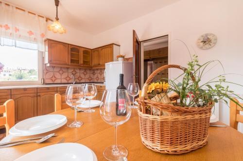 Apartments Ivica 1706