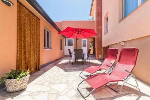 Apartments Ivica 1706