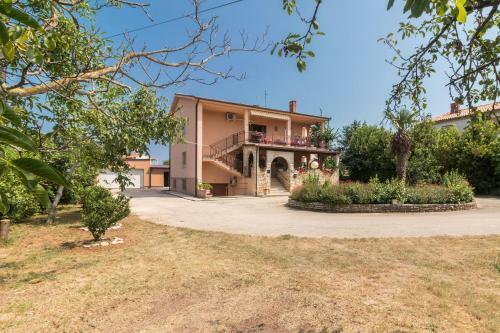 Apartments Ivica 1706