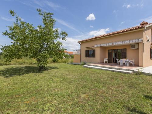 Alluring Apartment In Labin With Garden