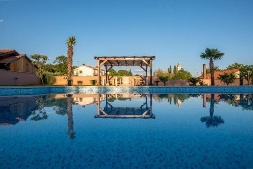 Hostal Via Flavia With Common Pool