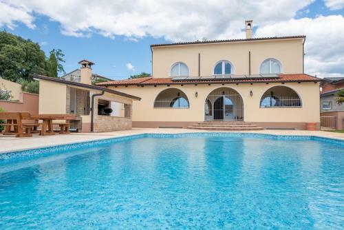 Hostal Via Flavia With Common Pool