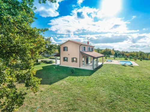 Cozy Villa In Sveti Lovrec With Private Pool