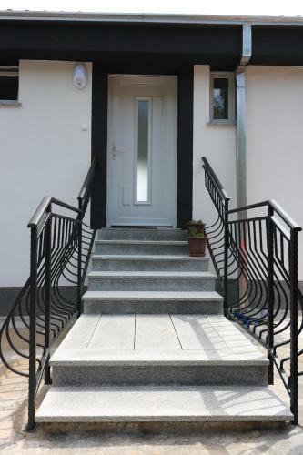 Apartments Ema