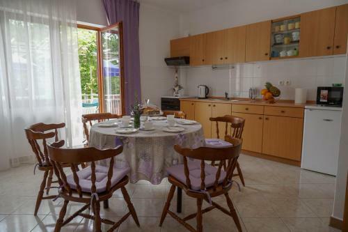 Apartments Jakov