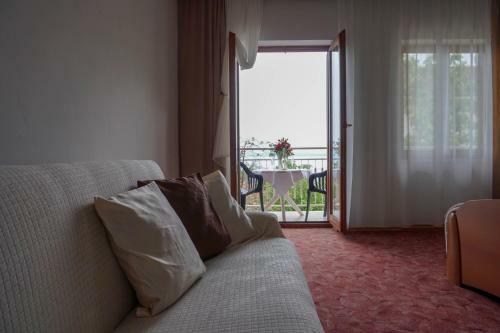 Apartments Jakov