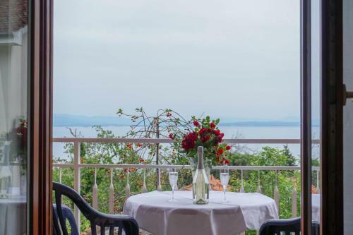 Apartments Jakov