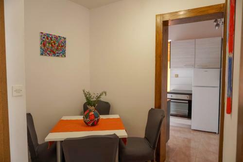Apartments Jakov