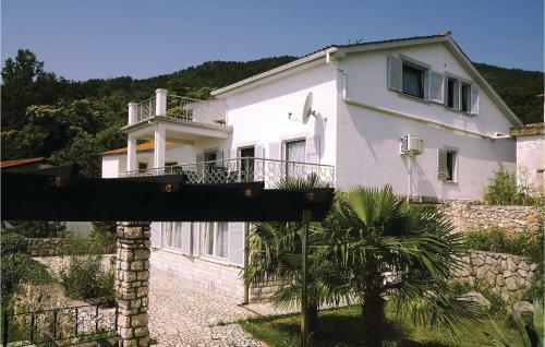 Four-bedroom Holiday Home In Lovran