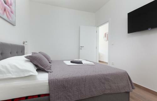 Apartments A&z