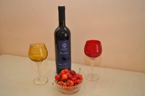 Hostal App & Rooms Ljuba - 130m From Sea