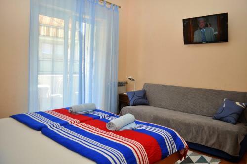 Hostal App & Rooms Ljuba - 130m From Sea