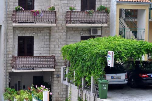 Hostal App & Rooms Ljuba - 130m From Sea