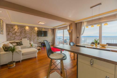 Apartment Paradise In Makarska, Sea View