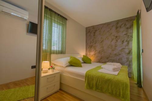 Apartment Paradise In Makarska, Sea View