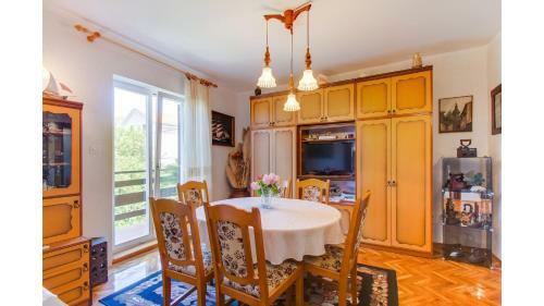 Hostal Cozy Apartment Blamax With Beautiful Private Garden