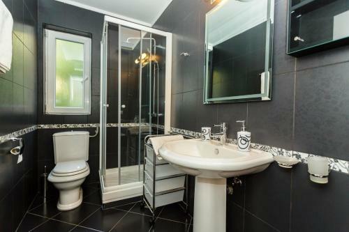 Hostal Apartments Adria