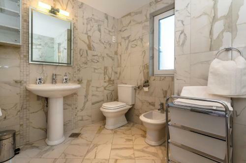 Hostal Apartments Adria