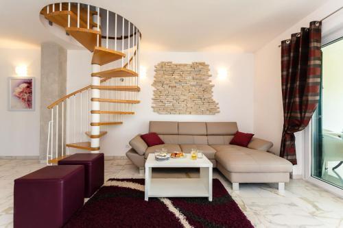 Hostal Apartments Adria