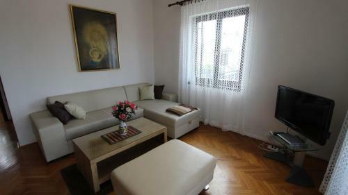 Hostal Apartments John