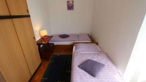 Hostal Apartments John
