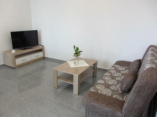 Apartment Tadi?