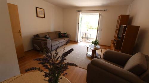 Hostal Apartments Vrbov?an