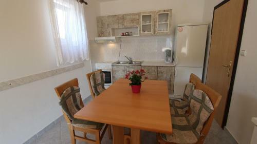 Hostal Apartments Vrbov?an