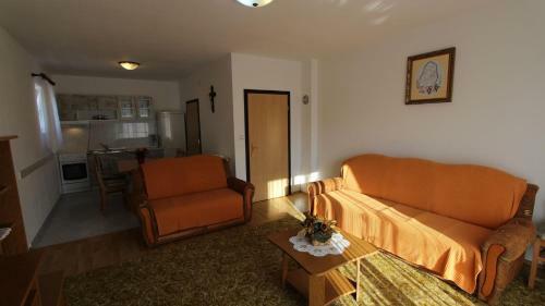Hostal Apartments Vrbov?an