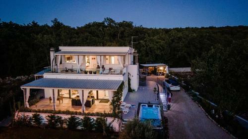 Villa Leones