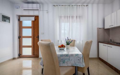 Hostal The Willow Garden Apartment House