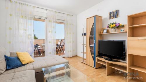 Rona Apartment Elly