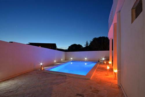 Apartment Zeljko - With Pool