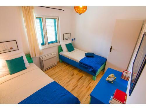 Stunning 7-bed Villa In Maslinica With Pool