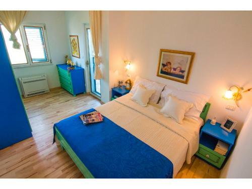 Stunning 7-bed Villa In Maslinica With Pool