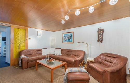 Beautiful Home In Miholascica W/ Jacuzzi And 3 Bedrooms