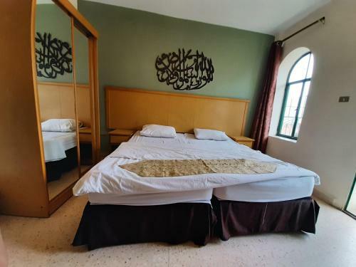 Moab Land Hotel