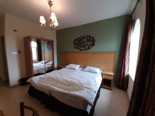 Moab Land Hotel