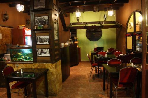 Queen Ayola Hotel