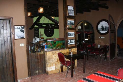 Queen Ayola Hotel