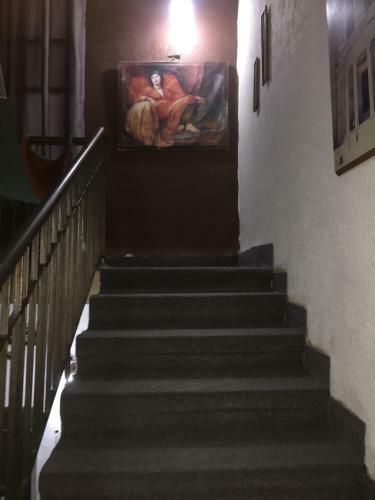 Queen Ayola Hotel