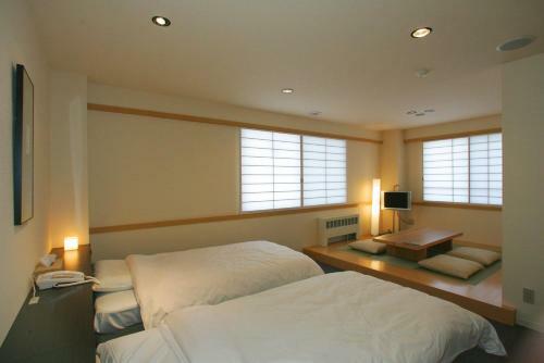 Manza Onsen Nisshinkan