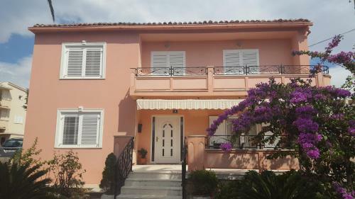 Hostal Guesthouse Cola