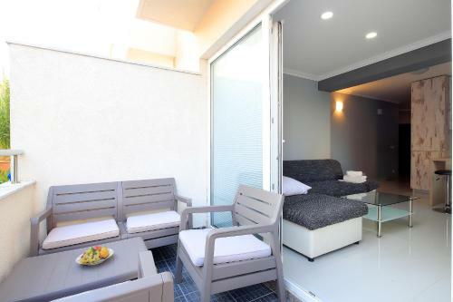 Apartment Dado