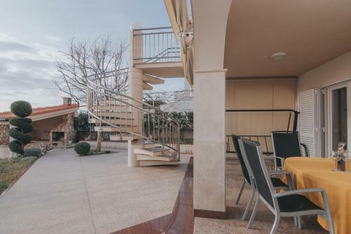 Pool Apartments Tolo