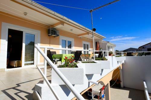 Carla Central Apartments