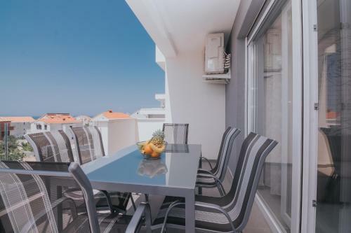Apartments Pool Villa Aldura