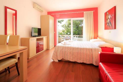 Aparthotel Resort Trcol