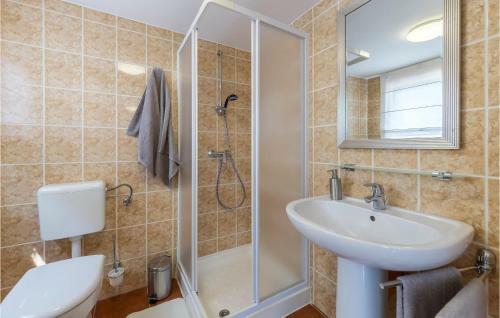 Stunning Home In Nova Vas With Wifi And 2 Bedrooms
