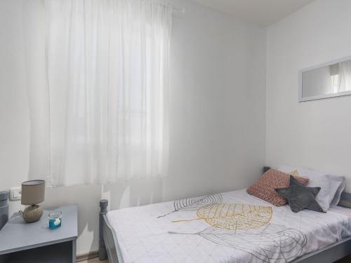 Charming Villa Frontera In Nova Vas With Private Pool For 7 People